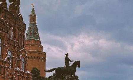 „Vakarai susinaikins, o Ukraina atiteks Rusijai“