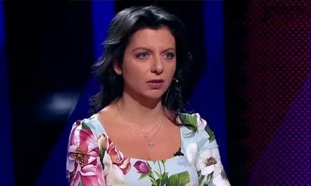 „Simonian. Sulaikyti! FSB agentai. Visa šalis verda. Tai karas“ (Video)