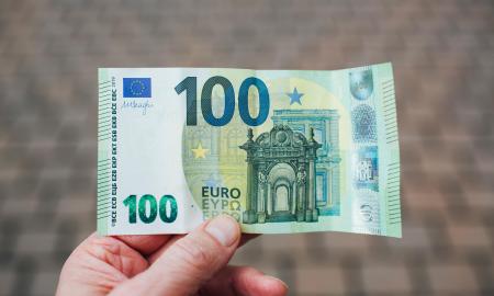Pamatėte pinigus ant šaligatvio? Geriau jų neimkite