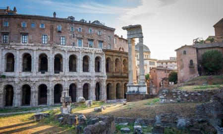 Nuotekos, lavonai, prieskoniai ir kvepalai – kuo kvepėjo senovės Roma?