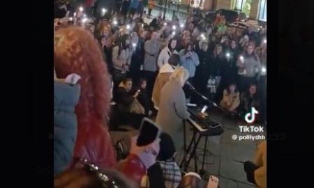 Rusai išėjo į gatves! Pradėjus dainuoti Lietuvoje gyvenančio atlikėjo dainas – „Z-patriotai“ sprogo (Video)