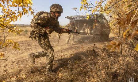 „Įvažiuoti kritiškai sunku.“ Ukrainos miestas ugnies žiede (Žemėlapis)