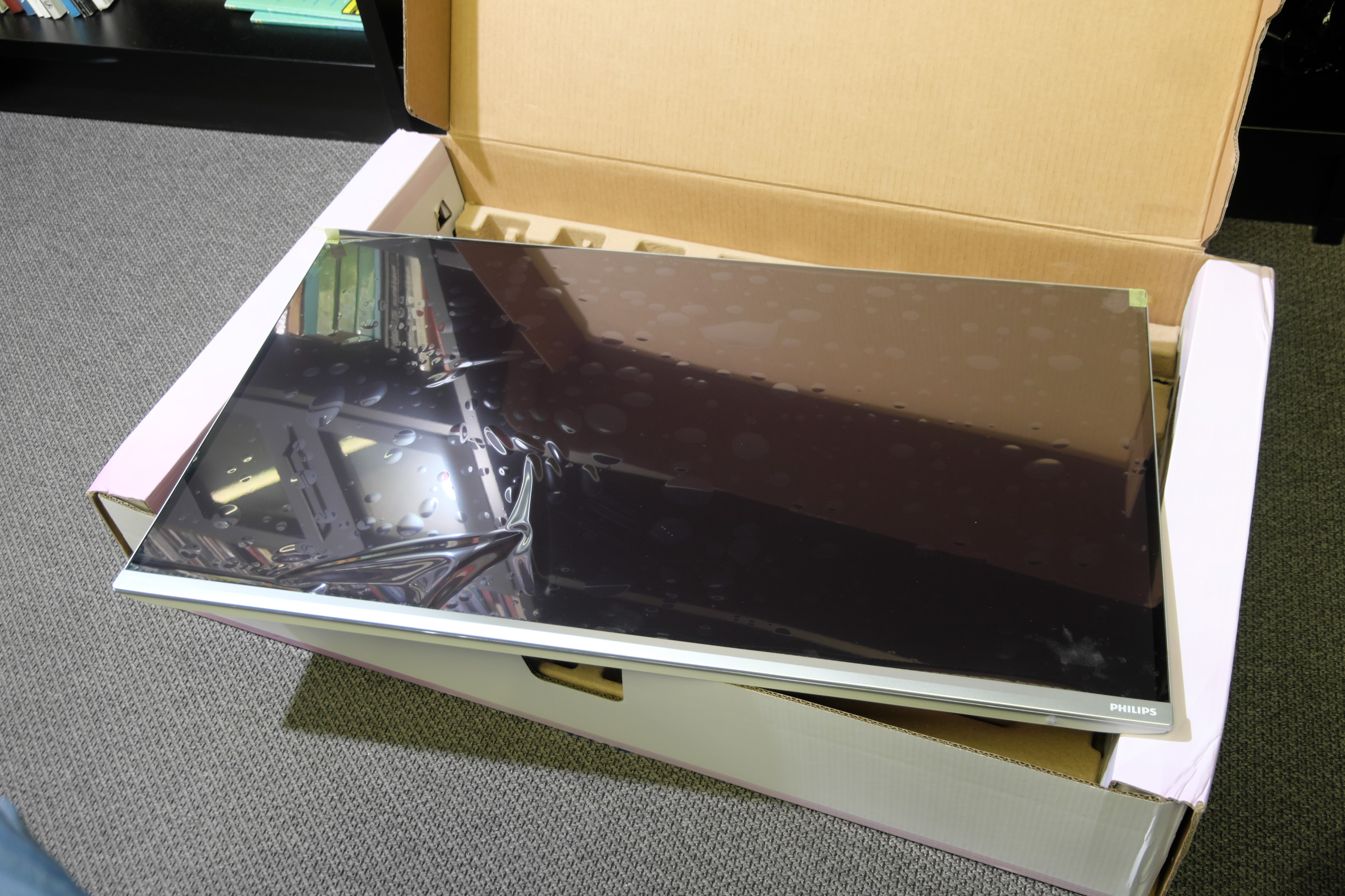 Philips EVNIA 32M2N8900 monitorius