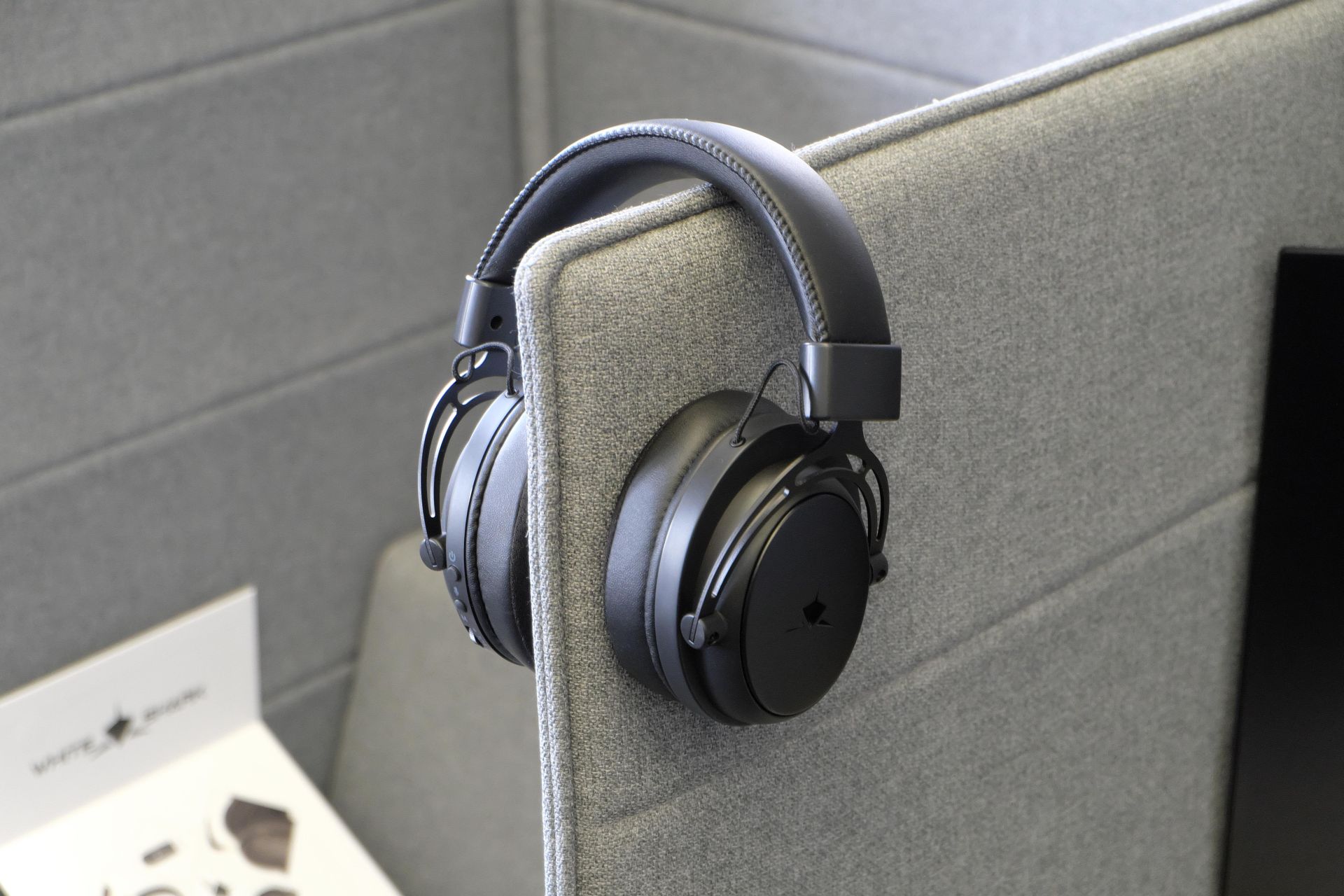 White Shark Gorilla Pro kompiuterio ausinės su mikrofonu