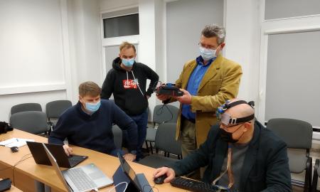 Aklųjų žmonių navigacijos pastatų viduje elektroninio pagalbininko funkcinis prototipas, paremtas maršrutų vaizdine analize bei socialine tinklaveika