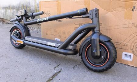 Mažiausia kaina istorijoje! Fantastiška proga įsigyti apžvalgininkų „geriausiu miesto el. paspirtuku“ įvardijamą „NAVEE N65“ + dovanos: labai ribotas kiekis (Video)