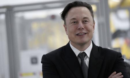„Atskleisiu fantastišką T⨃⨃ITTER potencialą“. Elonas Muskas perka savo mėgiamiausią socialinę platformą