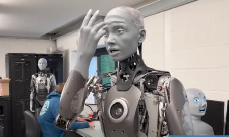 Kraupiai žavinga: naujas humanoidinis robotas „Ameca“ demonstruoja tokias tikroviškas veido išraiškas, kokių dar nesame matę (Video)