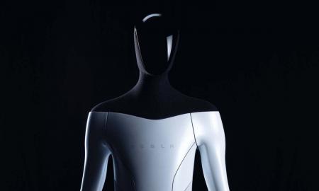 Ar Elonas Muskas ir Tesla 2022 metais iš tiesų gali sukurti humanoidą robotą?