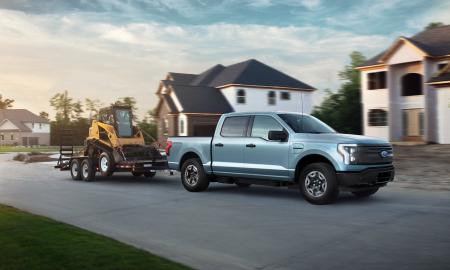 „Ford“ turi jau 200 tūkstančių „F-150 Lightning“ užsakymų, bet tai – ir prasta žinia