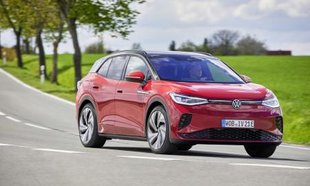 „Volkswagen“ skelbia apie apie precendento neturinčias investicijas - sieks aplenkti „Tesla“ ir tapti Nr.1 pasaulyje: bet yra ir bloga žinia „Porsche“ fanams