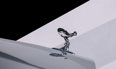 Žengdama į elektromobilių amžių „Rolls-Royce“ atsinaujino - „Spirit of Ecstasy“