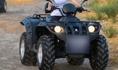 Po „cinizmo viršūne“ pakrikštyto ir per visą Lietuvą nuskambėjusio incidento - priminimas: savo žemėje važinėjant keturračiais privalu laikytis tų pačių taisyklių