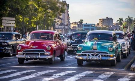 Kodėl Kuboje yra tiek daug klasikinių amerikietiškų automobilių? Viskas pasikeitė vos per vieną naktį (Foto, Video)