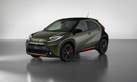„Toyota“ stiprina pastangas išlaikyti vidaus degimo variklį - formuoja ypatingą japonišką komandą