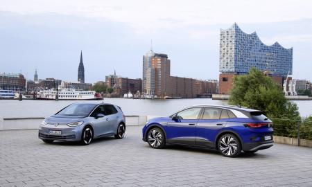 Nemalonios problemos - „Volkswagen“ privalo laikinai stabdyti elektromobilių gamybą