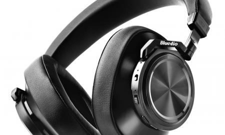 Puikaus funkcionalumo ausinės apie kurias apžvalgininkai sako - „afigienos“: didžiulės diafragmos, ANC, Bluetooth 5.0, vienu įkrovimu 40 val. ir net skaičiuoja žingsnius bei sudegintas kalorijas (Video, „Bluedio T7 Plus“)