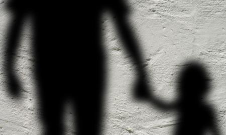 Ar tikrai vaikai mikčioti pradeda dėl psichologinio spaudimo? Žiauraus eksperimento padariniai šiems žmonėms vis dar jaučiami
