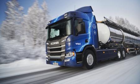 Elektromobiliai – ne vien miestams: daugiatoniai elektriniai „Scania“ sunkvežimiai darbuojasi pramonėje (Foto, Video)