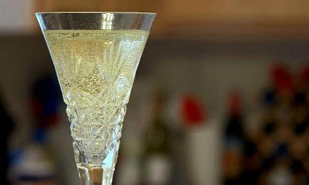Nori išlaisvinti visą potencialą - „įkalk stikliuką“? Ar tikrai mažos alkoholio dozės gali sukelti tokį efektą?