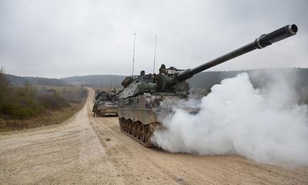 Pagaliau rimta pagalba iš Vokietijos: „PzH 2000“ haubicos jau papildė Ukrainos arsenalą