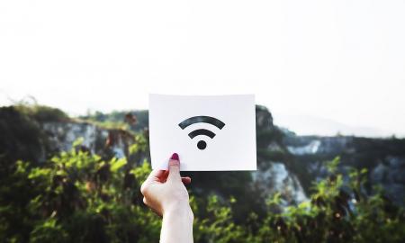 „Wi-Fi 6“ tik dabar pradeda keliauti į vartotojų rankas, o „Wi-Fi 7“ demonstracija rengiama jau kitais metais - ką žada naujas standartas?