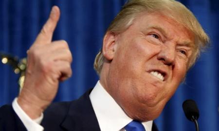 Pasklido beprotiškos istorijos apie Trumpą: iš įsiūčio tėškė savo pietus į sieną, ranka smogė savo apsaugos vadui