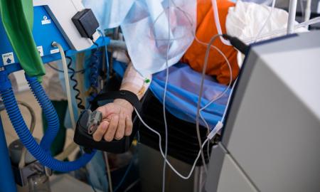 Išskirtinis COVID-19 ligos gydymo rezultatas Santaros klinikose: su mirtimi teko kovoti daugiau kaip 100 dienų