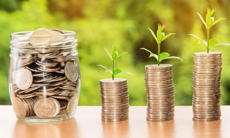 Kur geriausia investuoti savo pinigus? Investavimo ekspertas pateikė grafiką, kaip 1 $ užaugo iki beveik 17 000 $ (Foto)
