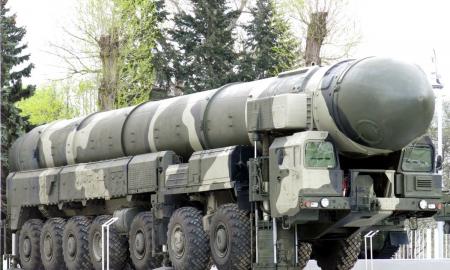 Rusijos Federacija nedelsdama smogs taktinį branduolinį smūgį, jei NATO įsikiš į karą Ukrainoje – tai numatyta Kremliaus karo doktrinoje