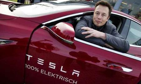 Muskas ruošiasi blogiausiam – parduoda milijonus „Tesla“ akcijų: skelbiama, kas vyksta