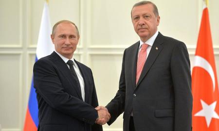 JAV įsiutusi dėl Erdogano žaidimo: gali užblokuoti dolerį, įmonės bus išvestos iš Turkijos