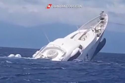 Lo yacht dell’oligarca russo è affondato al largo delle coste italiane (Video)