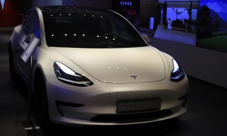 „Tai tikriausiai pats blogiausias visų laikų investavimo sprendimas!“ Milijardierius investuotojas paviešino, kokią didžiulę klaidą padarė dėl „Tesla“
