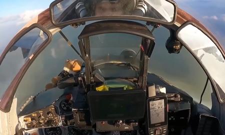 Fantastiškas video iš MiG-29 kabinos: nufilmavo, kaip Ukraina apšaudo rusus su JAV raketomis AGM-88 (Video)