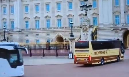 Video, sukėlęs tikrą sprogimą internete – kaip skirtingai į karalienės laidotuves atvažiuoja Bidenas ir visi kiti pasaulio lyderiai (Video)