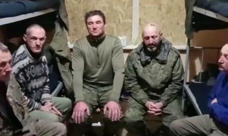„Trys dienos be maisto ir vandens, apkasus užliejo iki pusės“ – šokiruoti mobilizuoti rusai pabėgo iš savo pozicijų ir iš karto pateko į nelaisvę (Video)
