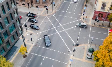 Kaune įrengta pirmoji Lietuvoje įstrižinė pėsčiųjų perėja – tokios yra JAV, JK, Japonijos miestuose (Foto)