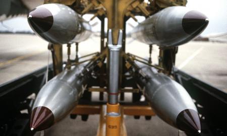 Į Europą gabenama šimtai branduolinių bombų B61-12: skelbiama, kas vyksta