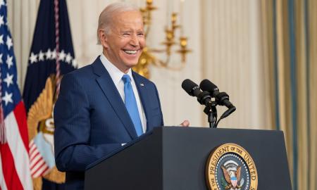„Raudonoji banga neįvyko“: Bidenas sveikina rinkimų rezultatus – tai „gera diena demokratijai“