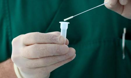 Šis vyras daugiau nei 400 dienų sirgo COVID-19: mokslininkai paaiškina, kodėl