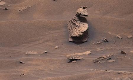 NASA marsaeigis „Curiosity“ Raudonojoje planetoje aptiko intriguojantį objektą: kas čia dabar? (Foto)
