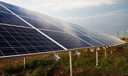 Įsigalioja aplinkosauginiai reikalavimai saulės šviesos energijos elektrinėms: paspartins jų įrengimą nedarant žalos aplinkai