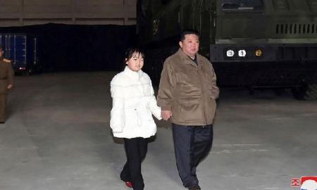 Paslaptis atskleista – Kim Jong Unas pirmą kartą viešai parodė daugybę metų slėptą savo paslaptį (Foto)