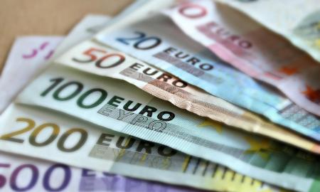 TOP 5 didžiausius atlyginimus mokėję startuoliai Lietuvoje: galima uždirbti net 9,35 tūkst. eurų