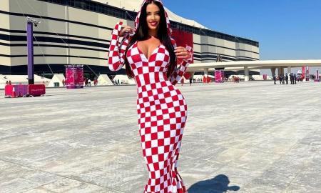 Didžiulis skandalas FIFA Pasaulio taurėje – „seksualiausia futbolo fanė“ sukėlė tikrą audrą Kataro gatvėse pasirodžiusi su itin iššaukiančiu bikiniu (Foto)