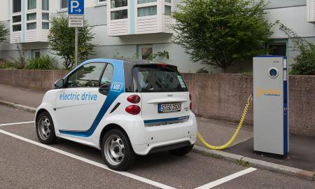 Šveicarijoje skelbiama kritinė situacija: planuoja uždrausti elektromobilių eksploataciją