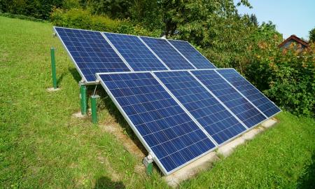 Lietuvos Vyriausybė skelbia super gerą žinią dėl paramos saulės elektrinėms: tikslas grandiozinis