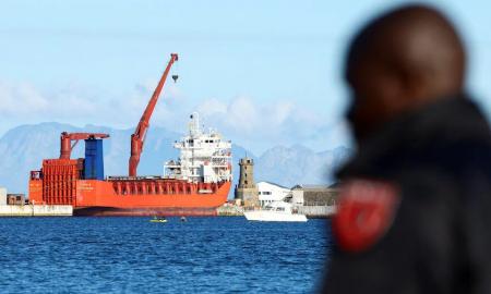 Labai rimti kaltinimai – viena Afrikos šalis slapta parduoda ginklus Rusijai? Stebimas keistas judėjimas