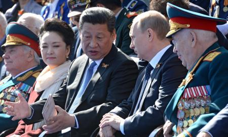 „Aukščiausias Kremliaus alkoholio ekspertas“ nuvyko pas Xi Jinpingą: paaiškino apie „teisingą pasaulinį valdymą“